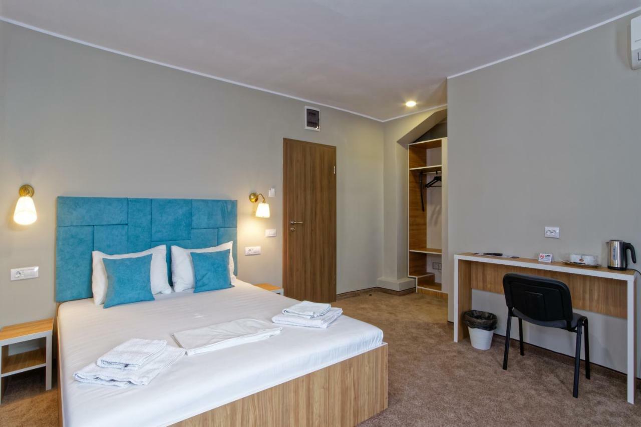 Hotel Bordeaux Galaţi Buitenkant foto